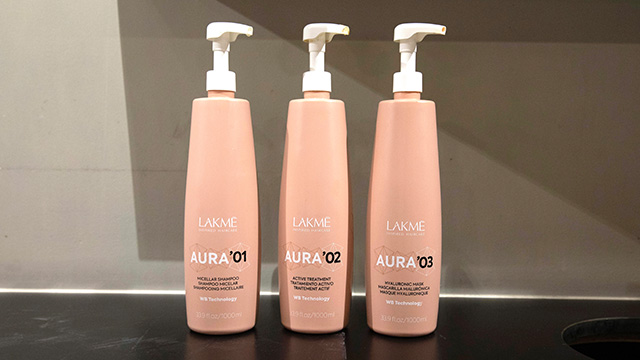 Lakmé - AURA Smoothing Revolution